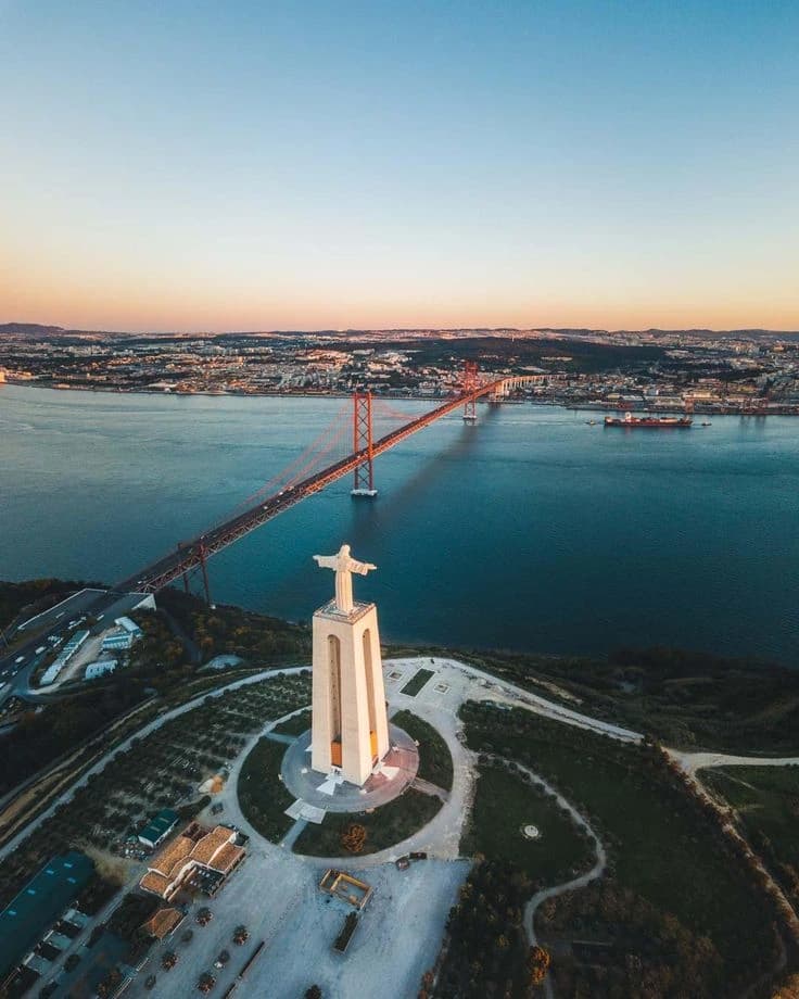 Cristo Rei & 25 de Abril
