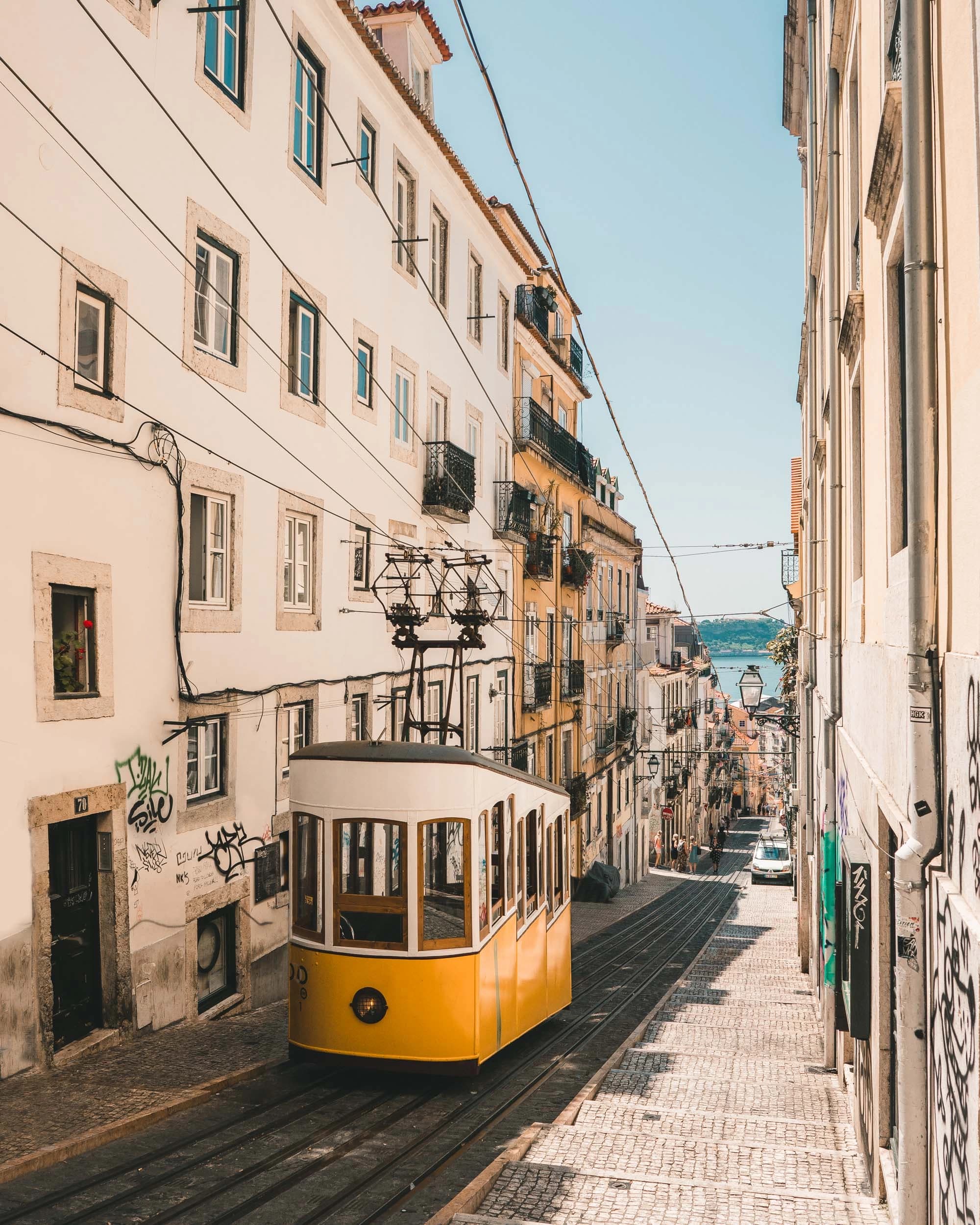 Mixed Lisbon Tour